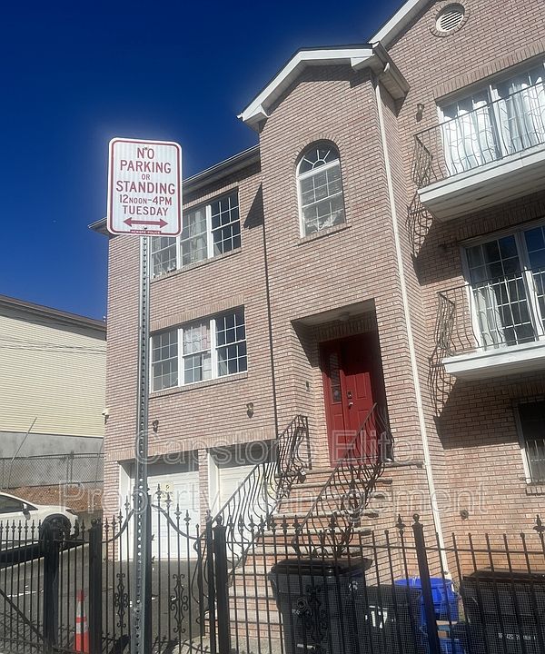 2nd image of 161-163 Sussex Ave Floor 1-3