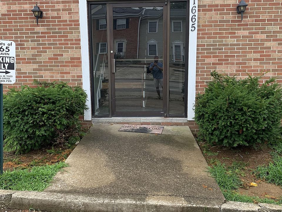 1st image of 1665 Foxhaven Dr #15