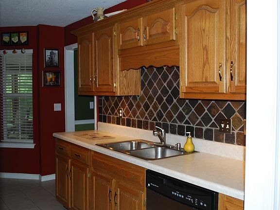 5th image of 55 Stillwater Dr