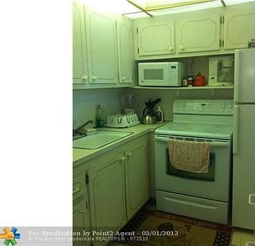 3rd image of 203 Newport Dr #L
