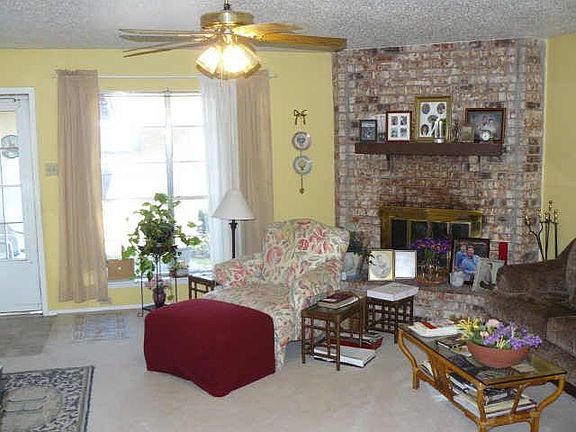 4th image of 6 E Mountain Creek Ct