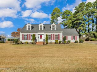 316 W Elwood Ave, Raeford, NC 28376