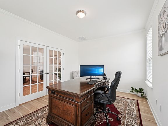 5th image of 200 Cloud Berry Ln