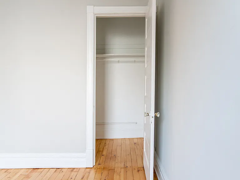 Second Bedroom Closet 3925-3D