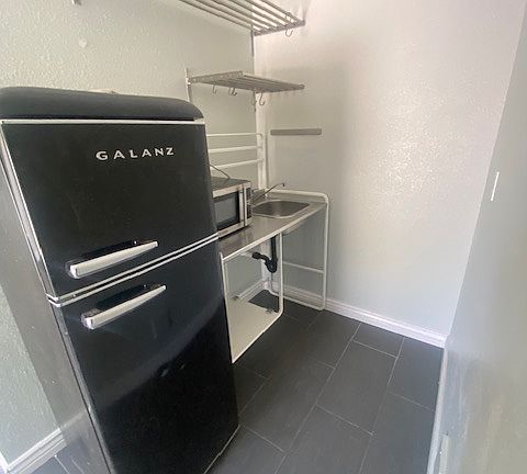 2nd image of 2506 E McArthur Dr #2