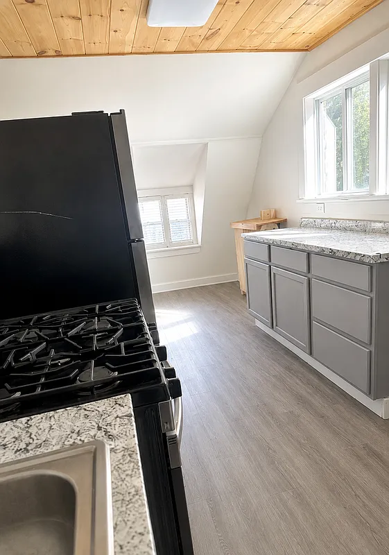 3 bed, 2.0 bath, $1,650 — Photo 2
