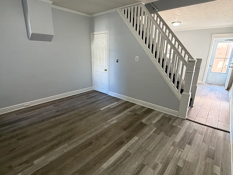 318 Jefferson St — Photo 3