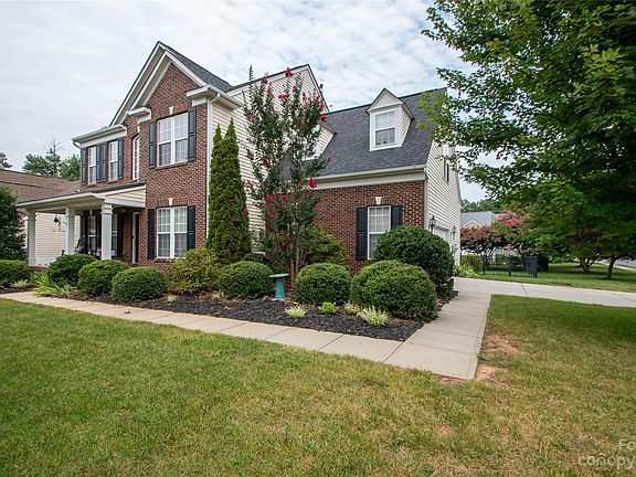 3rd image of 4149 Buckingham Dr