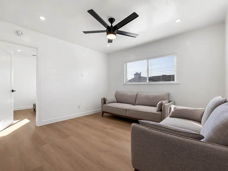 1217 Vega St — Photo 8