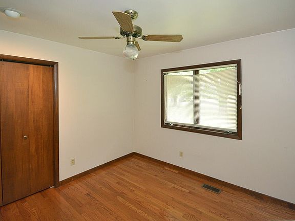 5th image of 3886 S 35th St