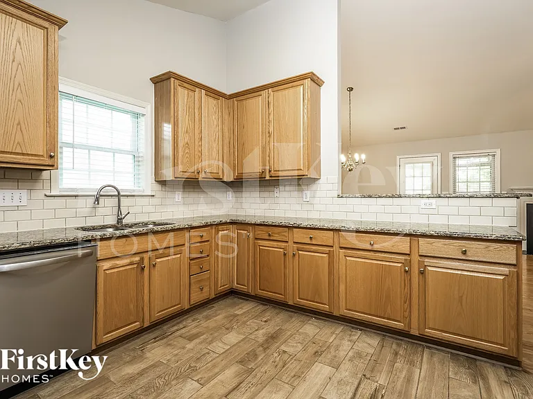 6107 Black Willow Dr — Photo 8