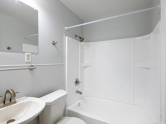 3001-Reidway-Bathroom_05092023