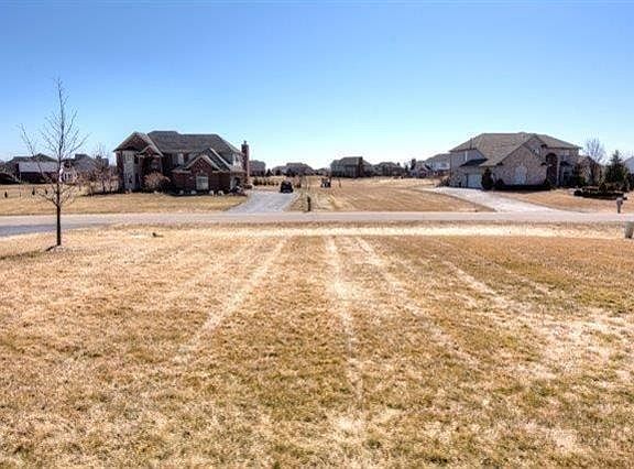4th image of 8800 Sydney Dr