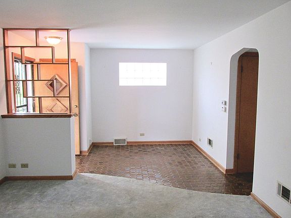 4th image of 4951 N Moody Ave