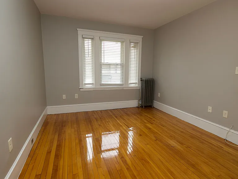 24 Webster St — Photo 15