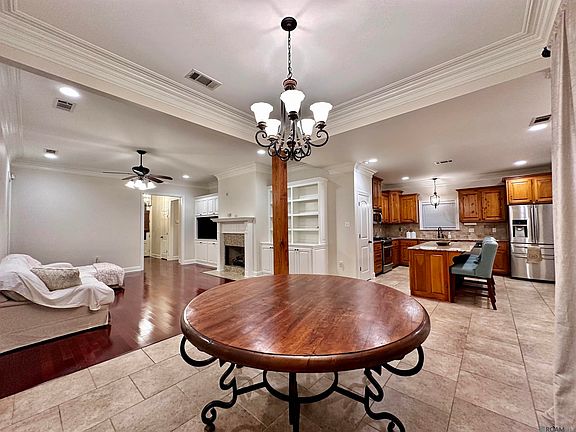 4th image of 41062 Lakeway Cove Ave