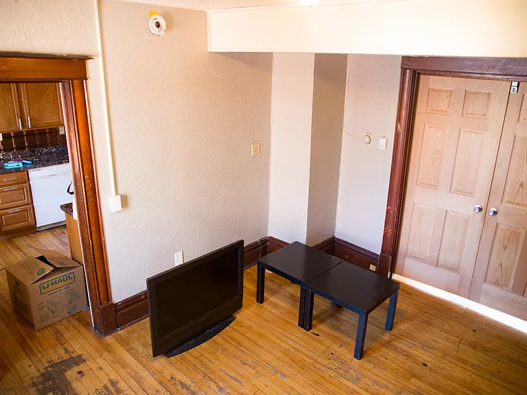 1309 E Hennepin Ave — Photo 8