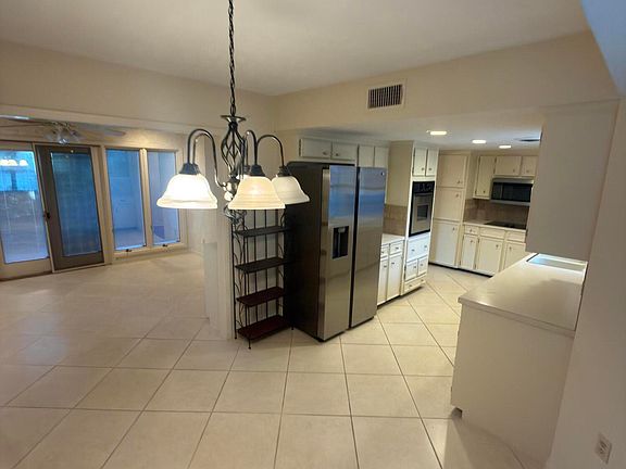 2nd image of 52 Cascades Cir W
