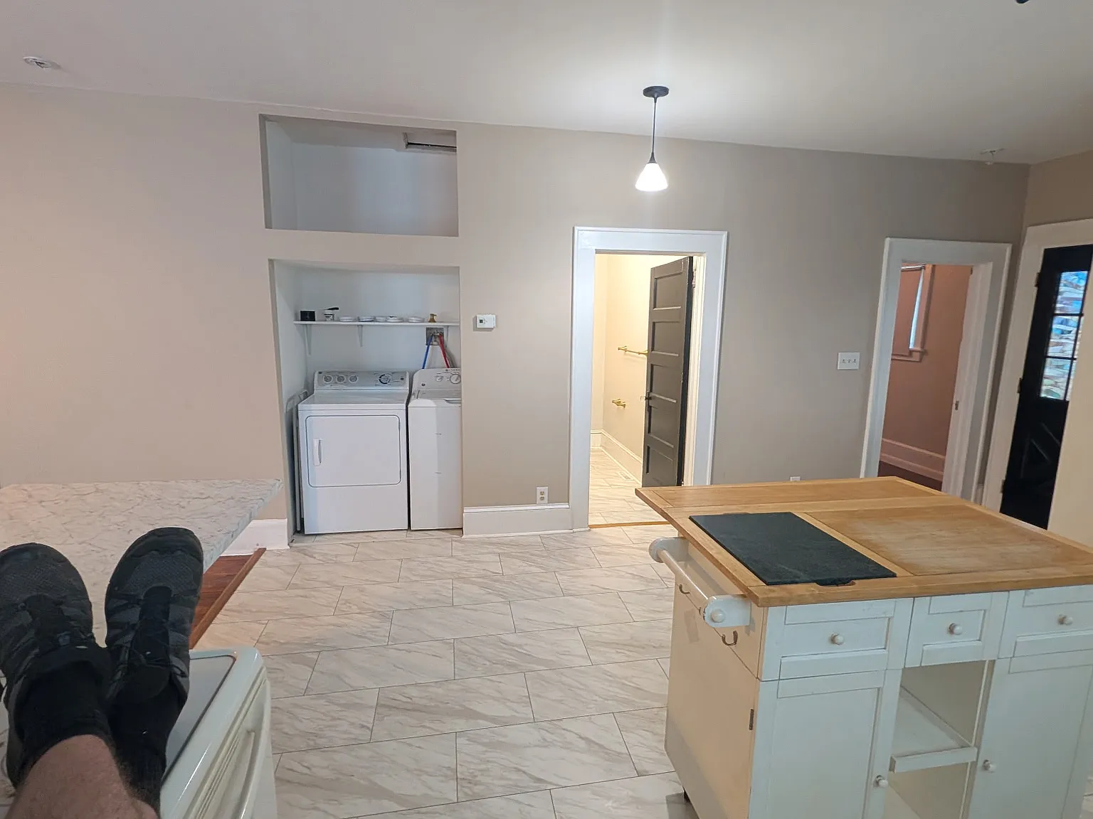 3 bed, 1251 sqft, $1,850 — Photo 2