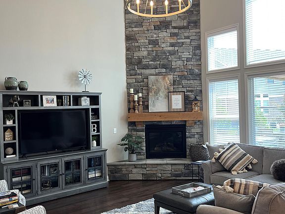 5th image of 842 Crescentridge Ct