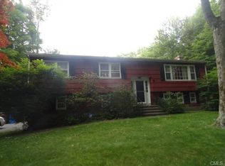 8 Greenacre Dr, Shelton, CT 06484