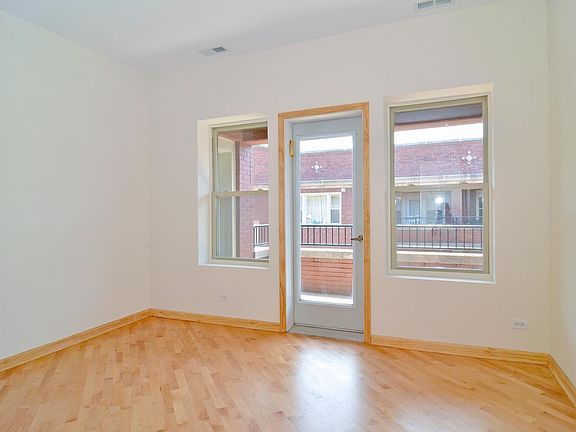 3rd image of 7054 N Paulina St #2