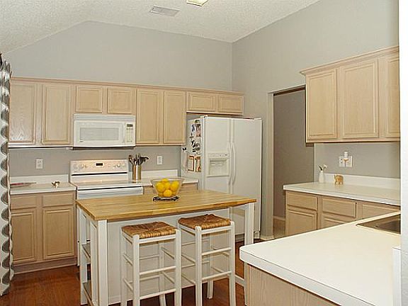 4th image of 1405 Stone Canyon Way