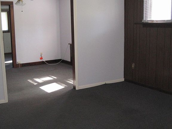 3rd image of 3647 Sanford Ave