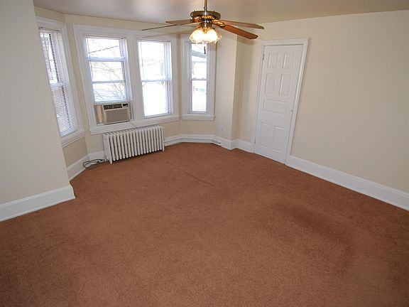 4th image of 1311 W 13th St APT 4