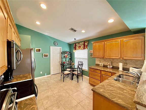3rd image of 4049 Carteret Dr
