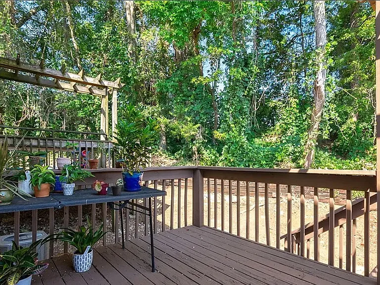 144 Tamara Ct — Photo 12