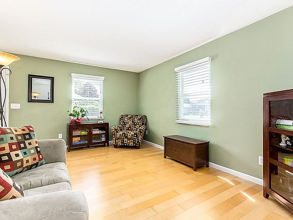 3rd image of 3872 Cidermill Dr