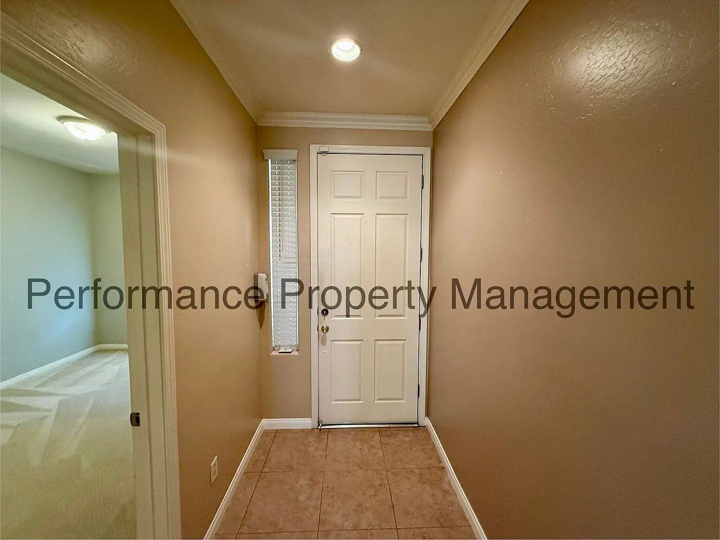 Spacious 4 Bed/2 Bath SW Bakersfield Home w/ Solar, RBP & Deposit Alternative Option — Photo 2