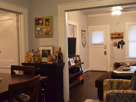 3rd image of 109 E 23rd St