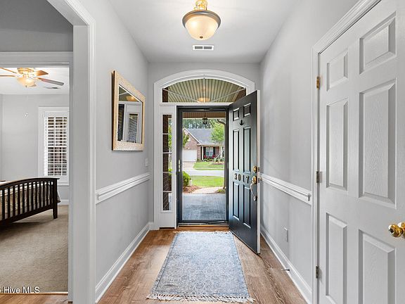 5th image of 3017 Braewood Court