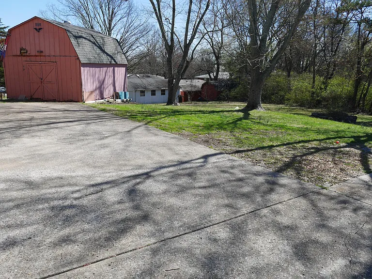 919 Allen Rd — Photo 9
