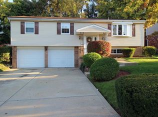 349 Oak Rd, Pittsburgh, PA 15239