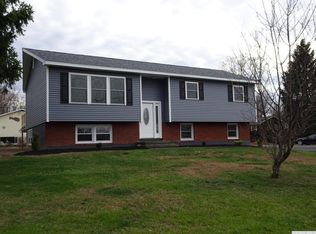 98 Old Ln, Claverack, NY 12513