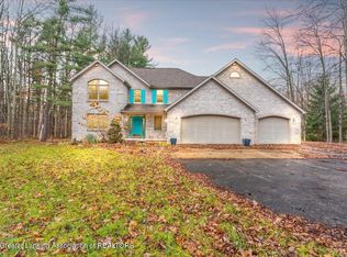 189 Fawn Creek Dr, Holt, MI 48842