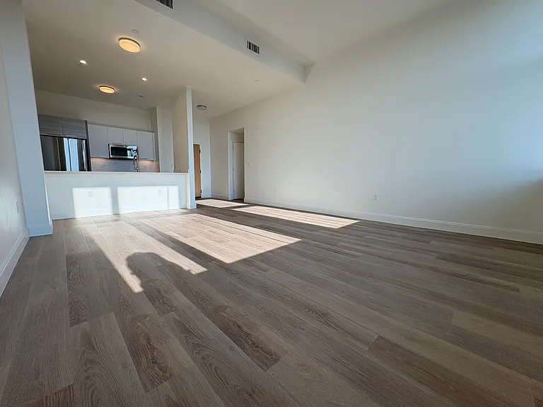 1077 Commonwealth Ave #500 — Photo 6