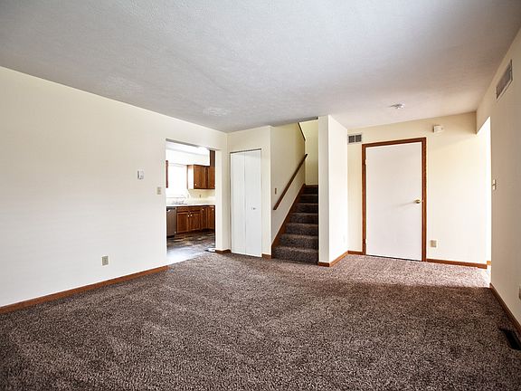 3rd image of 1308 Moffat Ln