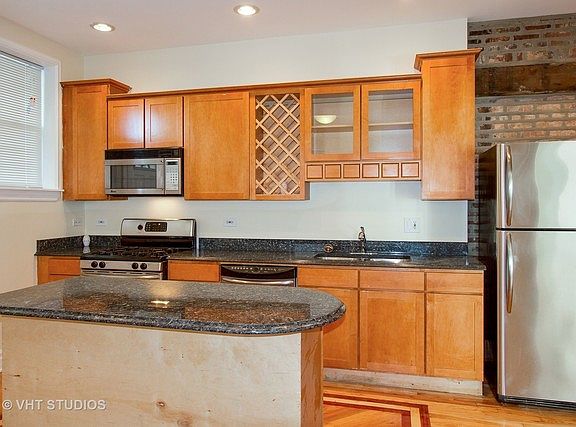 4th image of 5240 S King Dr #2S