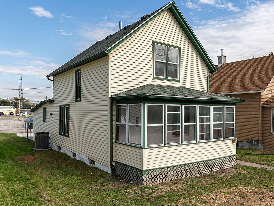 1st image of 717 17th Ave