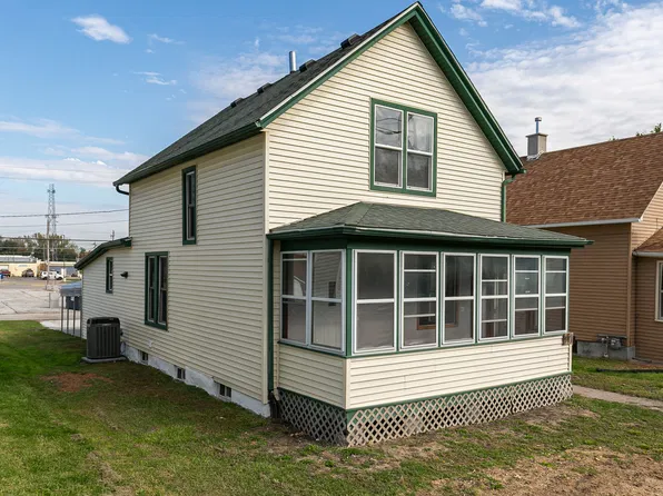 717 17th Ave, East Moline, IL 61244