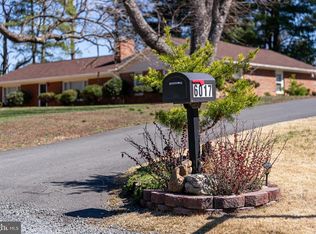 6017 Wheeler Ln, Broad Run, VA 20137