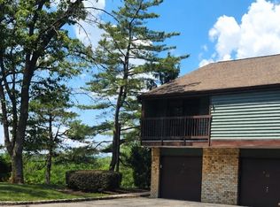 18 Ridgedale Dr, Annandale, NJ 08801