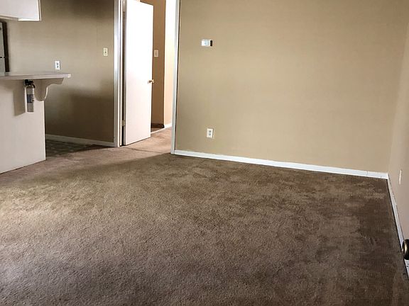 2nd image of 4626 Bell St APT 6