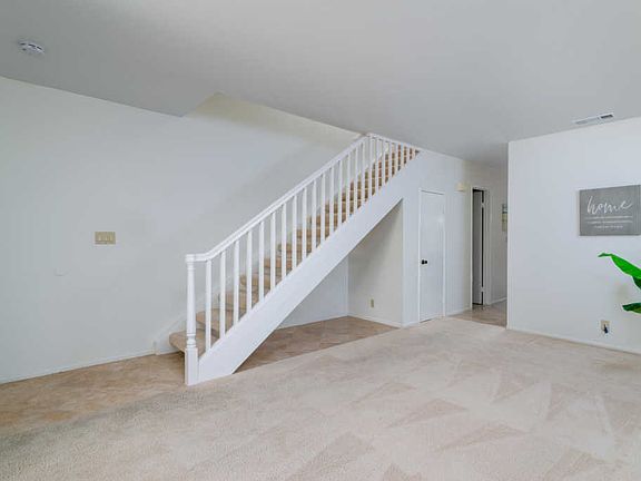 5th image of 706 Poe Ln