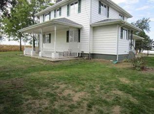 2831 Deerfield Rd, Clinton, IL 61727