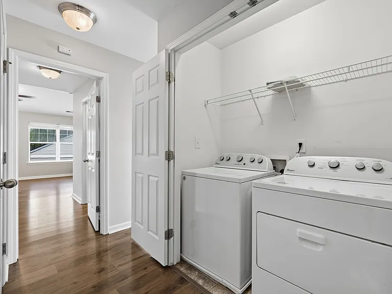 1326 Stone Manor Dr — Photo 16